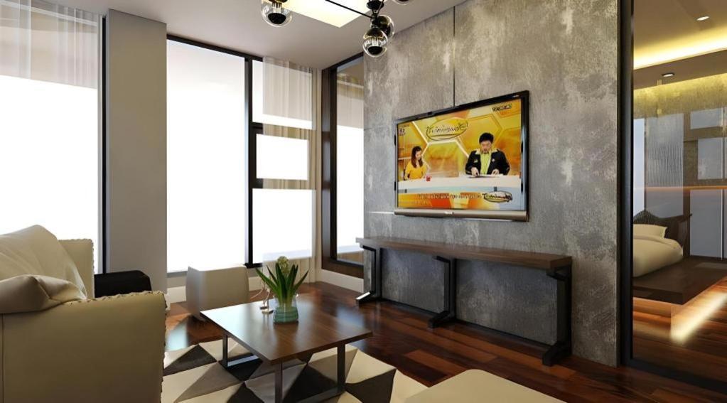 Alvarez Hotel Buriram Buitenkant foto