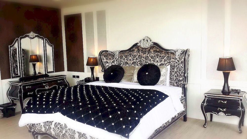 Alvarez Hotel Buriram Buitenkant foto