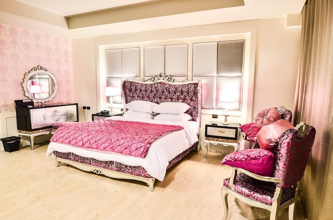 Alvarez Hotel Buriram Buitenkant foto
