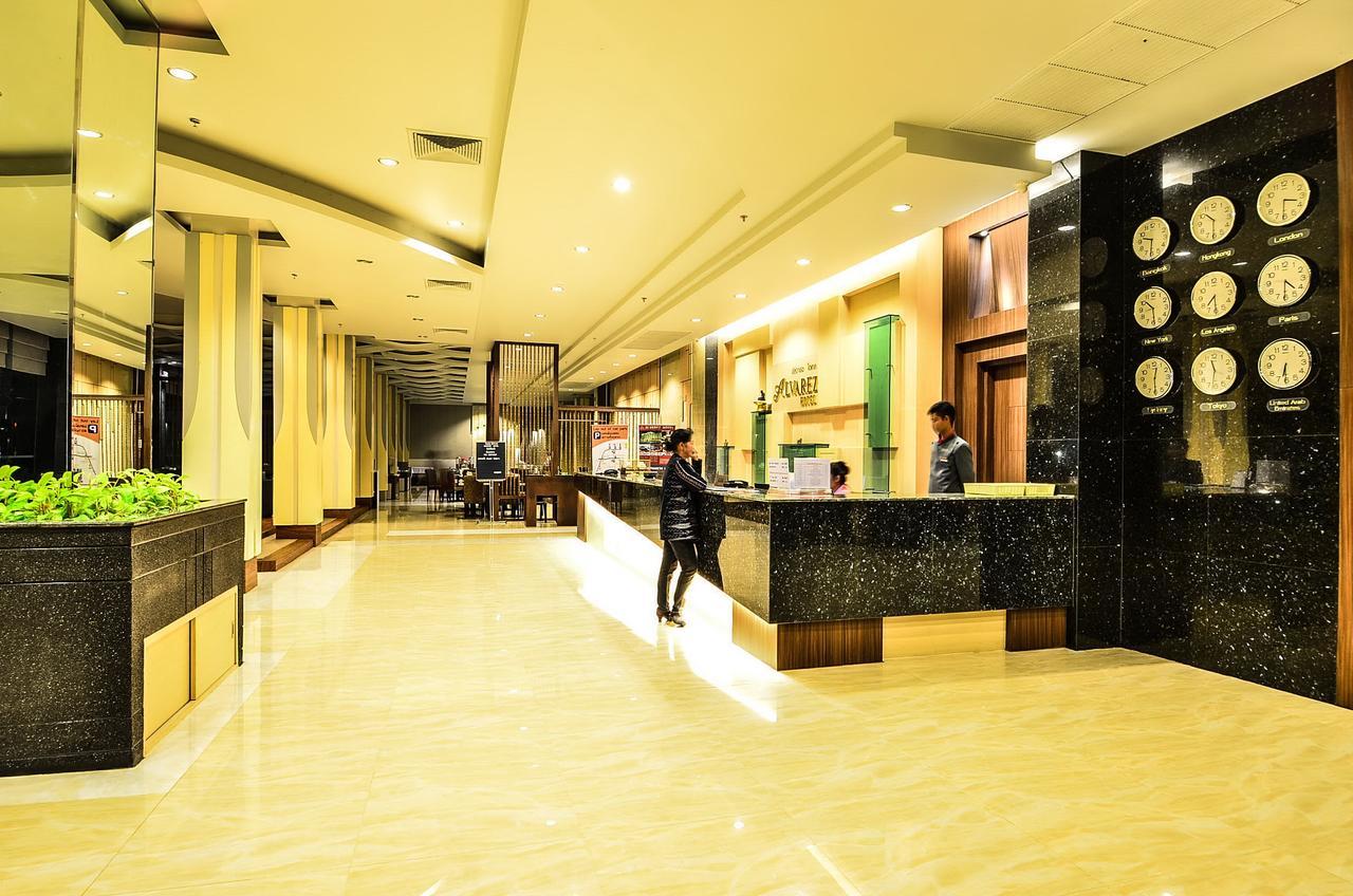 Alvarez Hotel Buriram Buitenkant foto